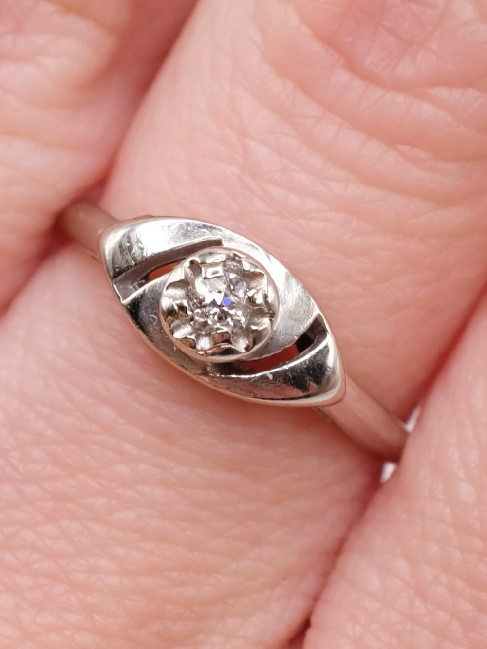 14k White Gold Art Deco Diamond Engagement Ring - Size 7.5